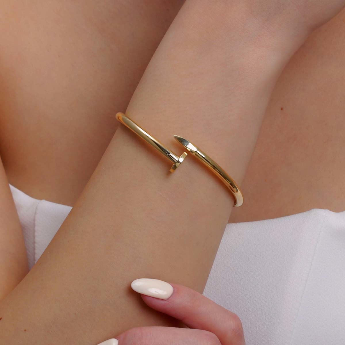 Çivi Model Altın Kelepçe Bileklik