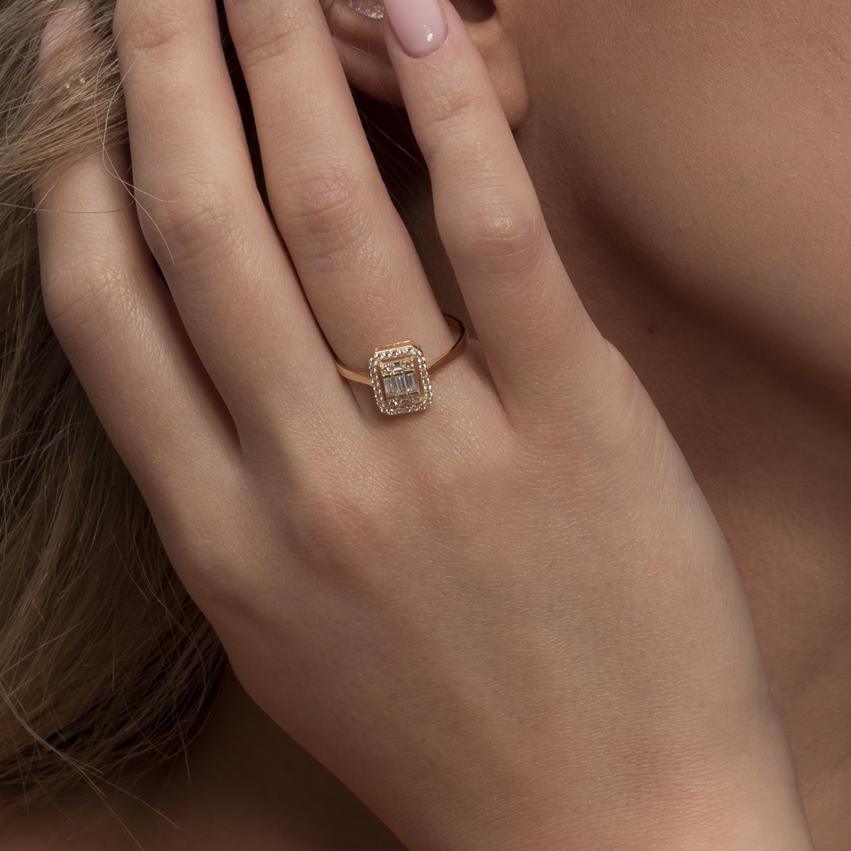 Baget Taşlı Altın Yüzük