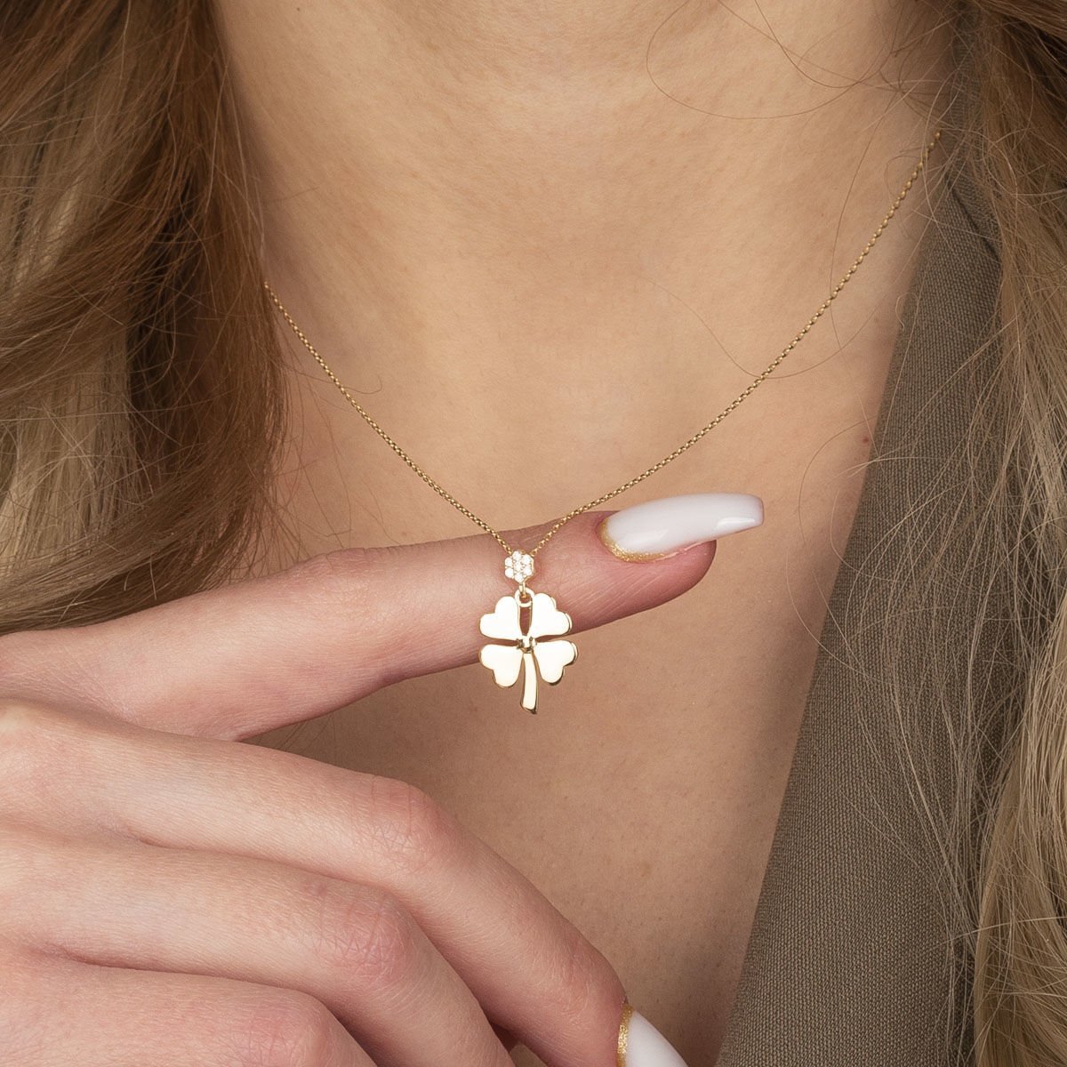 Çiçek Detay Yonca Altın Kolye