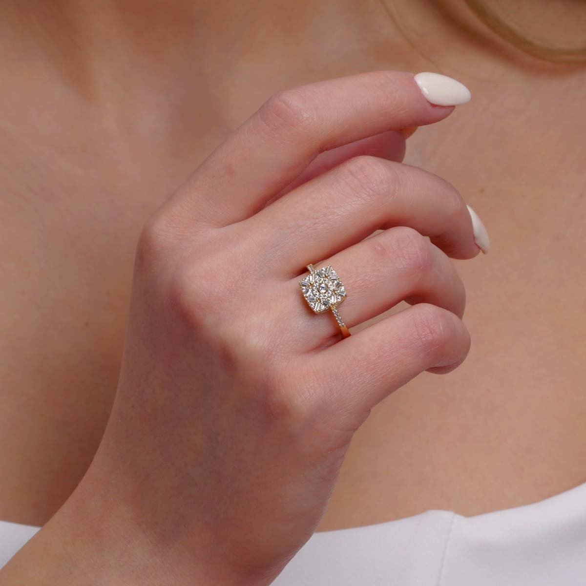 Tasarım Zirkon Taşlı Altın Yüzük