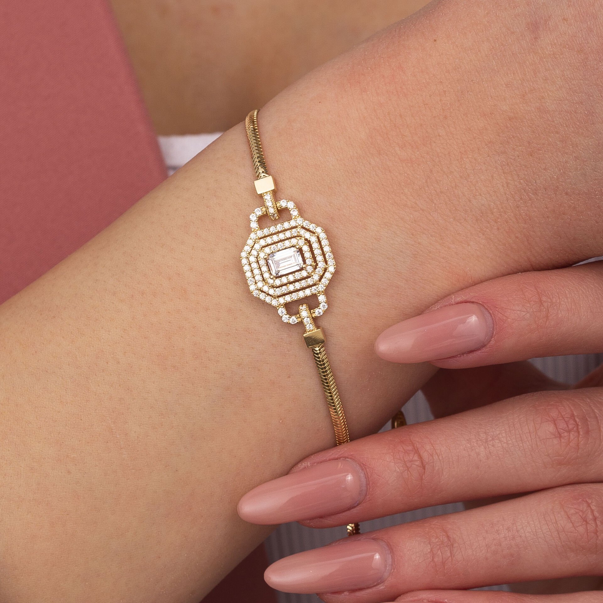 Baget Sıralı Taş Altın Bileklik