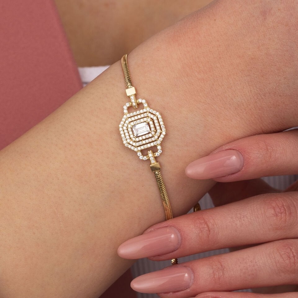 Baget Sıralı Taş Altın Bileklik